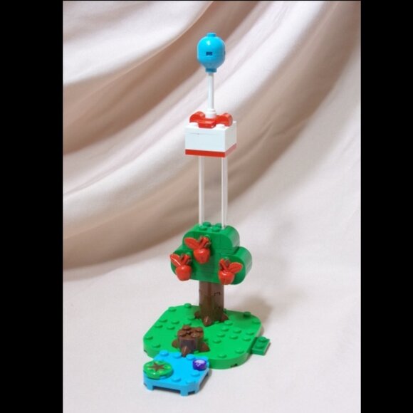 LEGO Animal Crossing Small Yard Set 77049 Balloon Present Apple Tree Bell & More - Picture 8 of 8